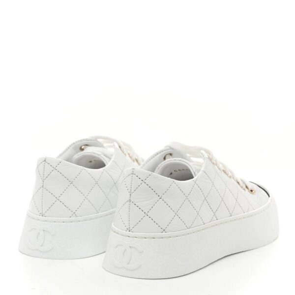 imgi_154_aadf901cfed11b2c772ef2cad3b47f17 CHANEL White leather sneakers