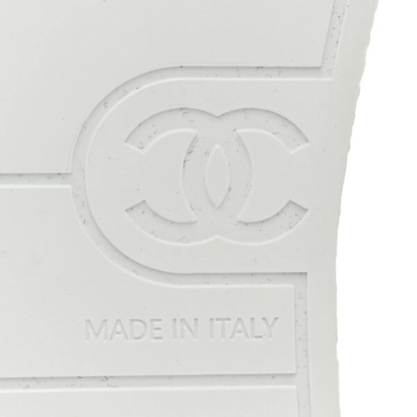 imgi_194_2f51515367b5048a3f9b4a52d443c9f1 CHANEL White leather sneakers